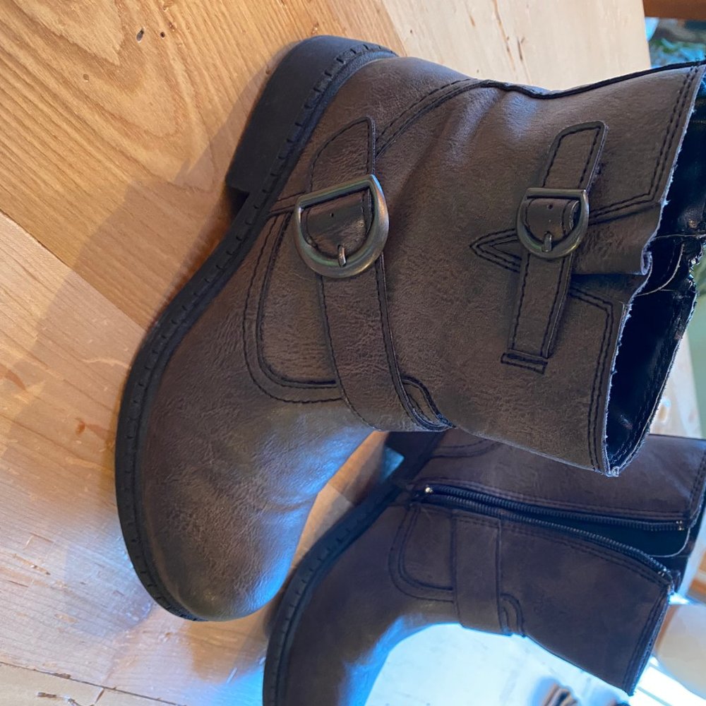 Sonoma Candence Charcoal Ankle Boots - Size 7